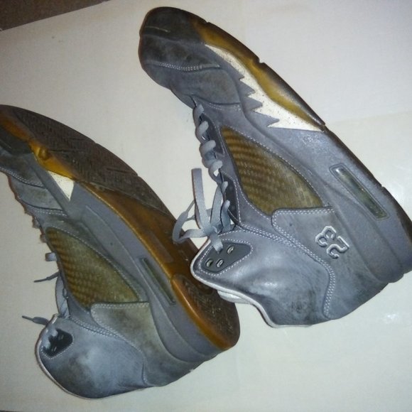 Size 12 -Nike Air  Jordan 5 Retro Wolf Grey 2011 main image 8